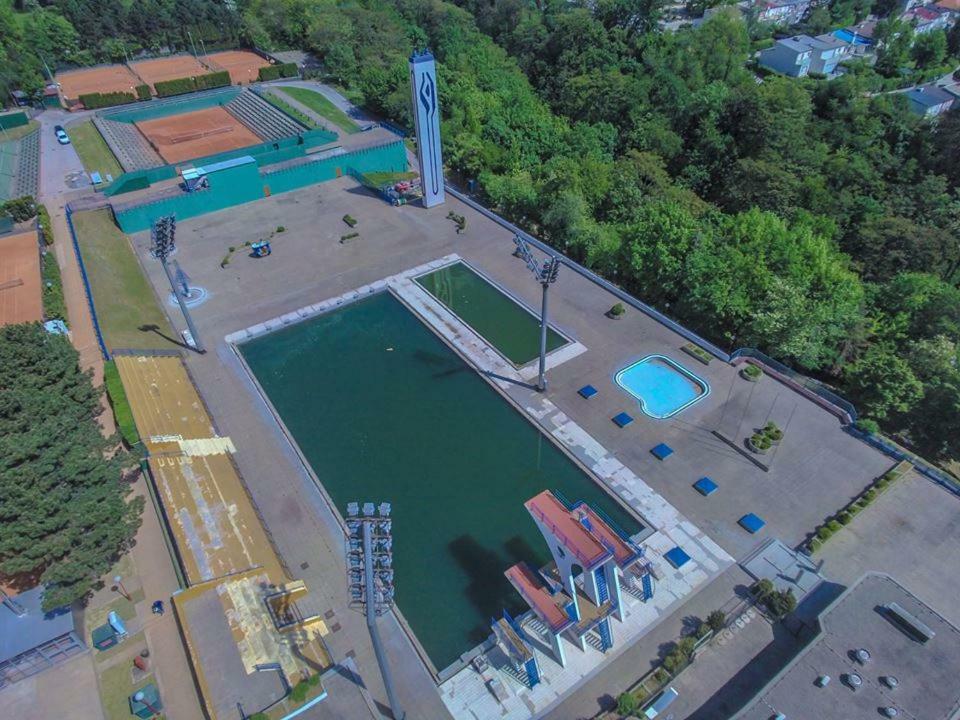 Hostel Poolside Zagreb Exterior photo